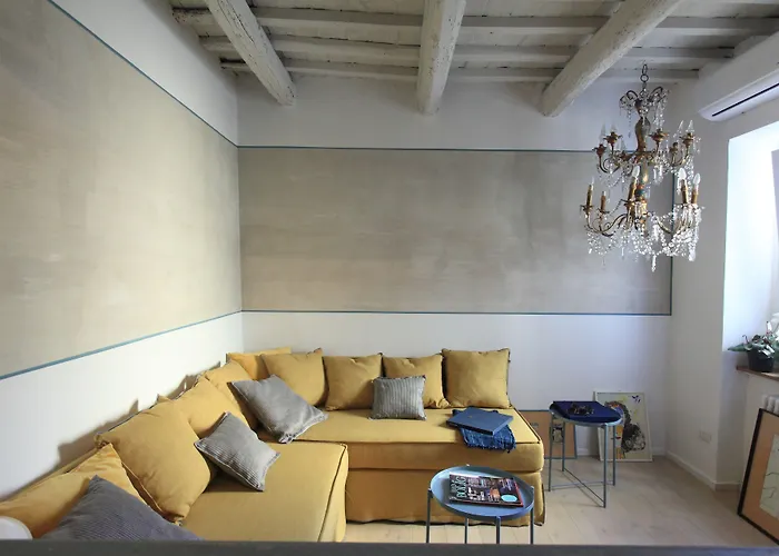 Guesthost - Piazza Venezia&colosseum Loft Apartament