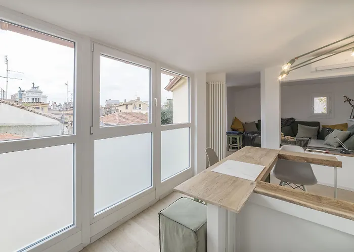 Guesthost - Piazza Venezia&colosseum Loft Rzym