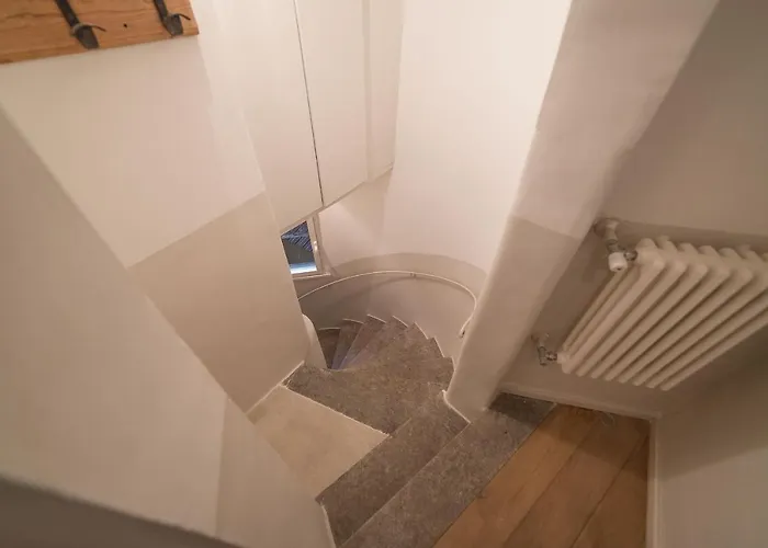 Guesthost - Piazza Venezia&colosseum Loft Apartament