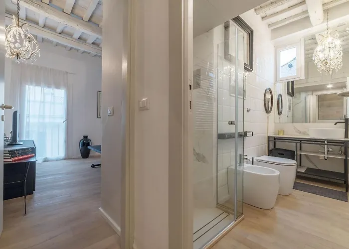 Guesthost - Piazza Venezia&colosseum Loft Apartament